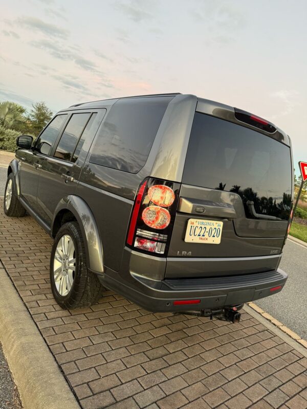 LAND ROVER LR4 HSE LUX - Image 4