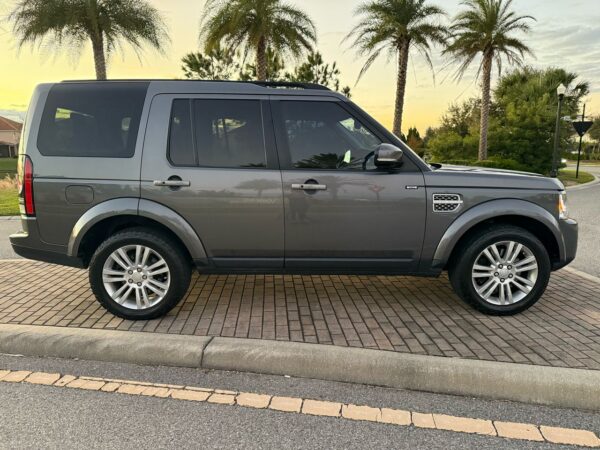 LAND ROVER LR4 HSE LUX - Image 8