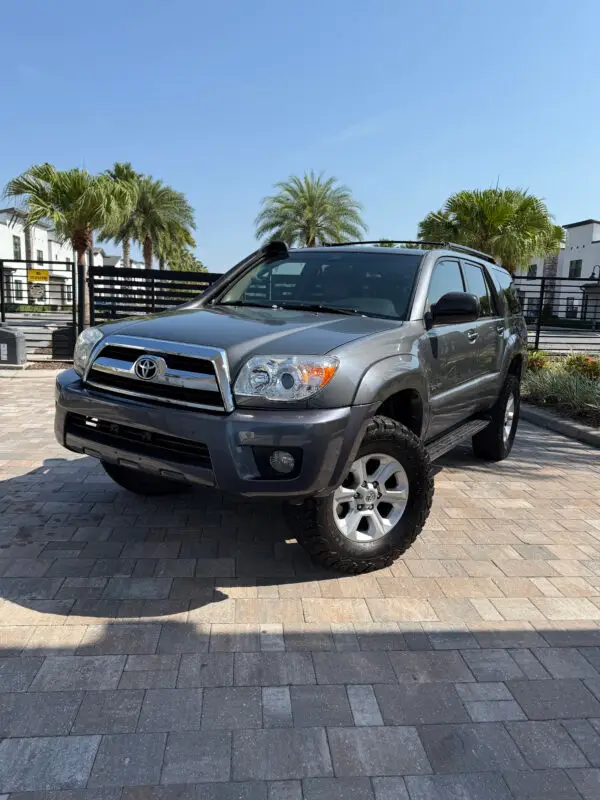 TOYOTA 4RUNNER - Image 4