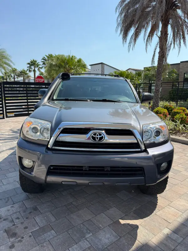 TOYOTA 4RUNNER - Image 2