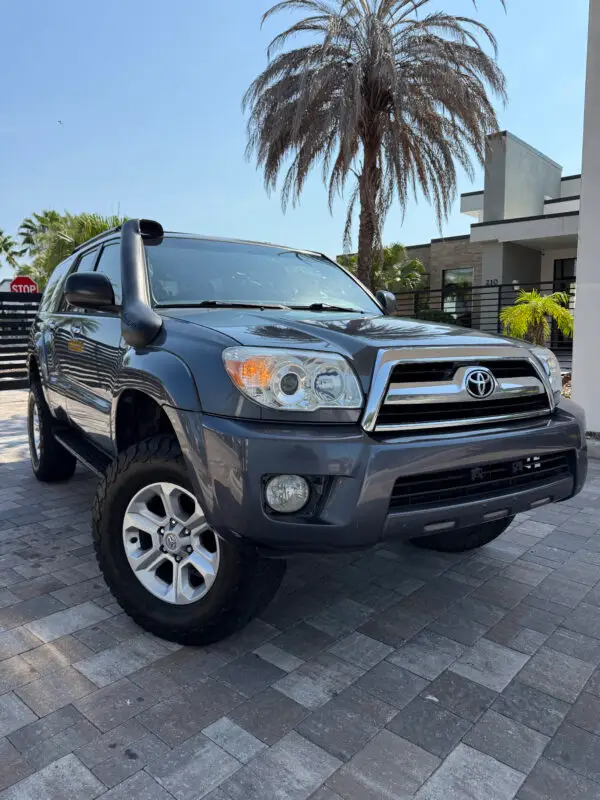TOYOTA 4RUNNER - Image 3