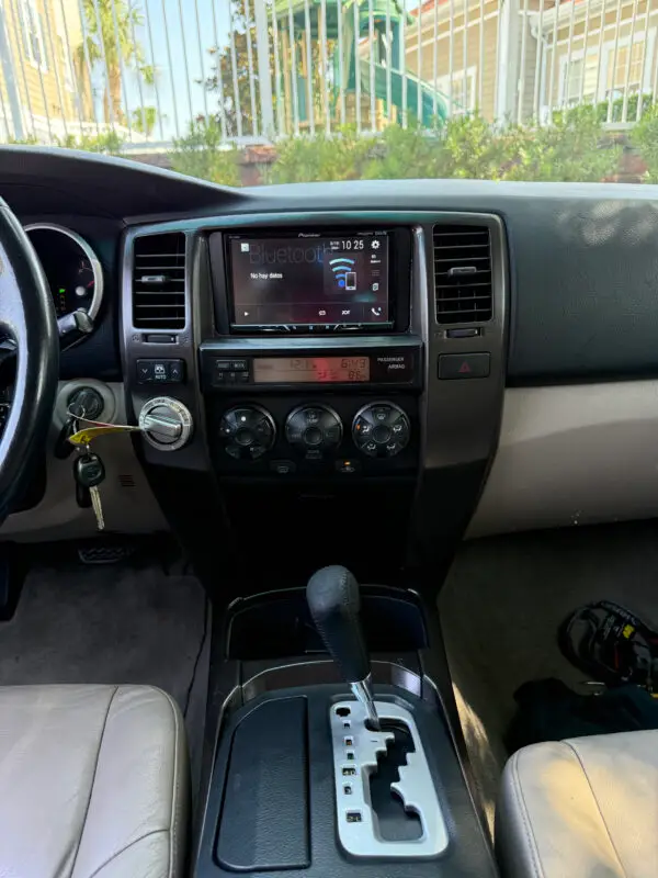 TOYOTA 4RUNNER - Image 12